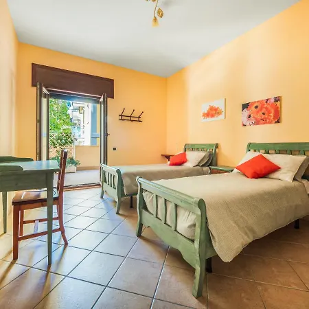 Grande Platano - Spacious In Sorrento Apartment